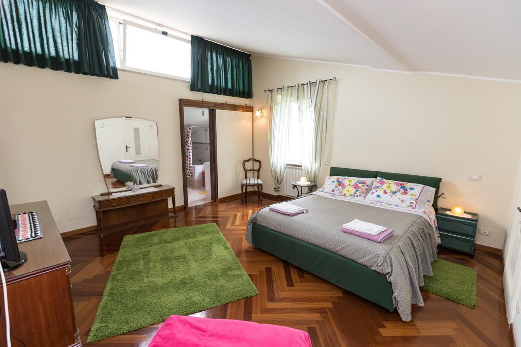 Patrian Bed and Breakfast Grottaferrata Rum bild
